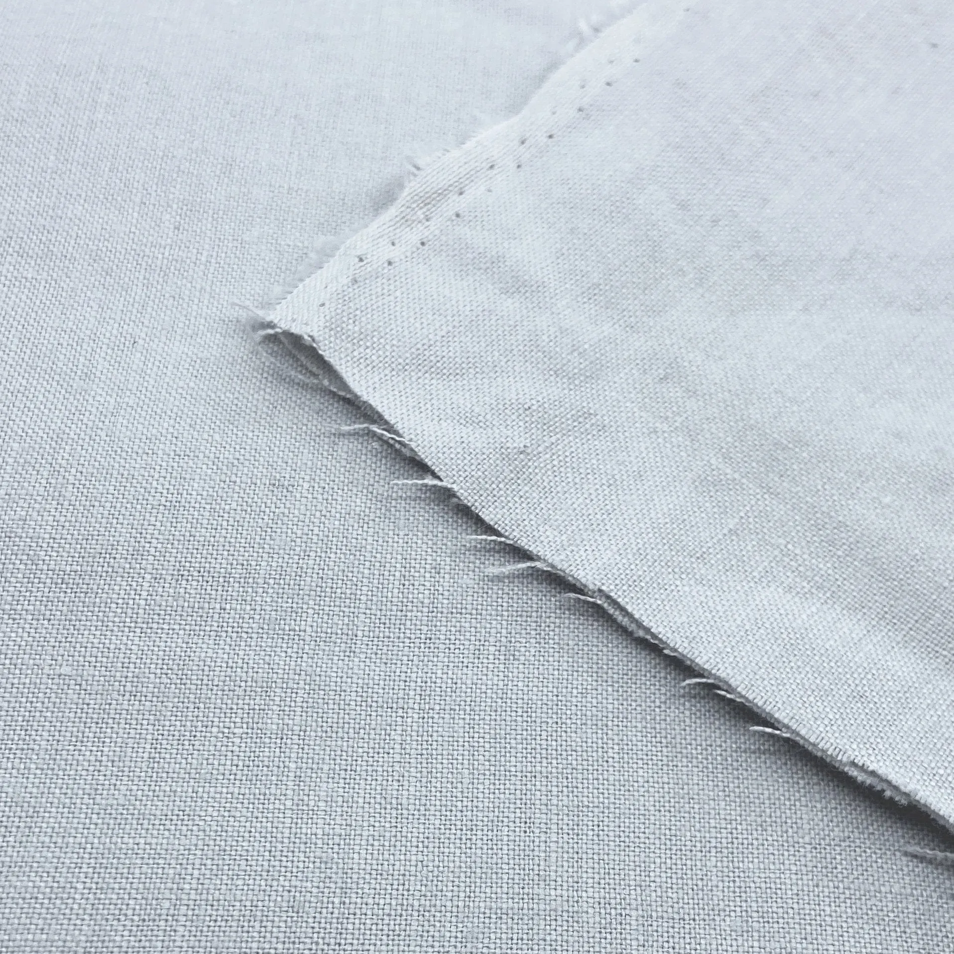 1 1/2 Yards of Driftwood Linen in Light Gray