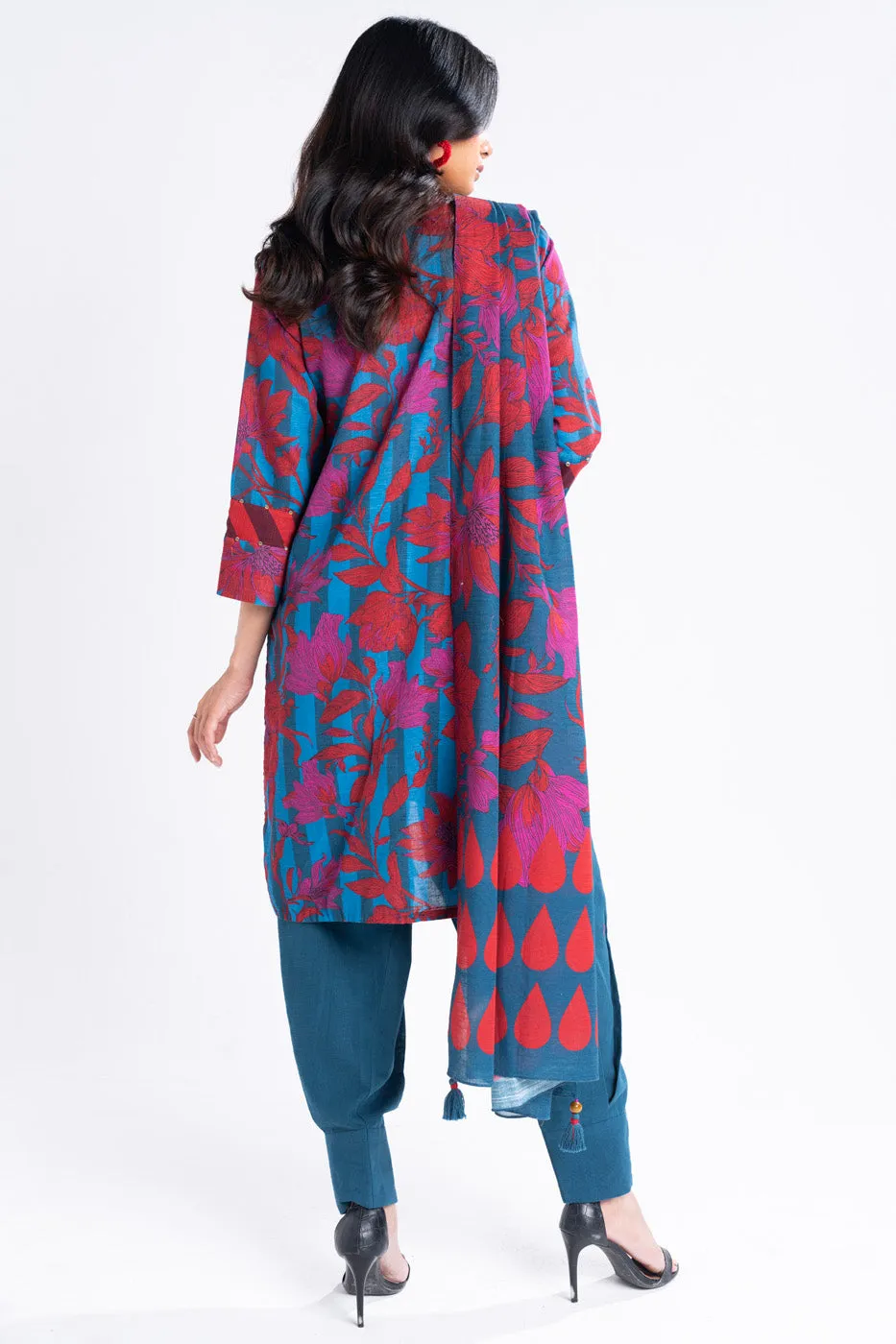 3 Piece Printed Khaddar Suit With Light Khaddar Dupatta