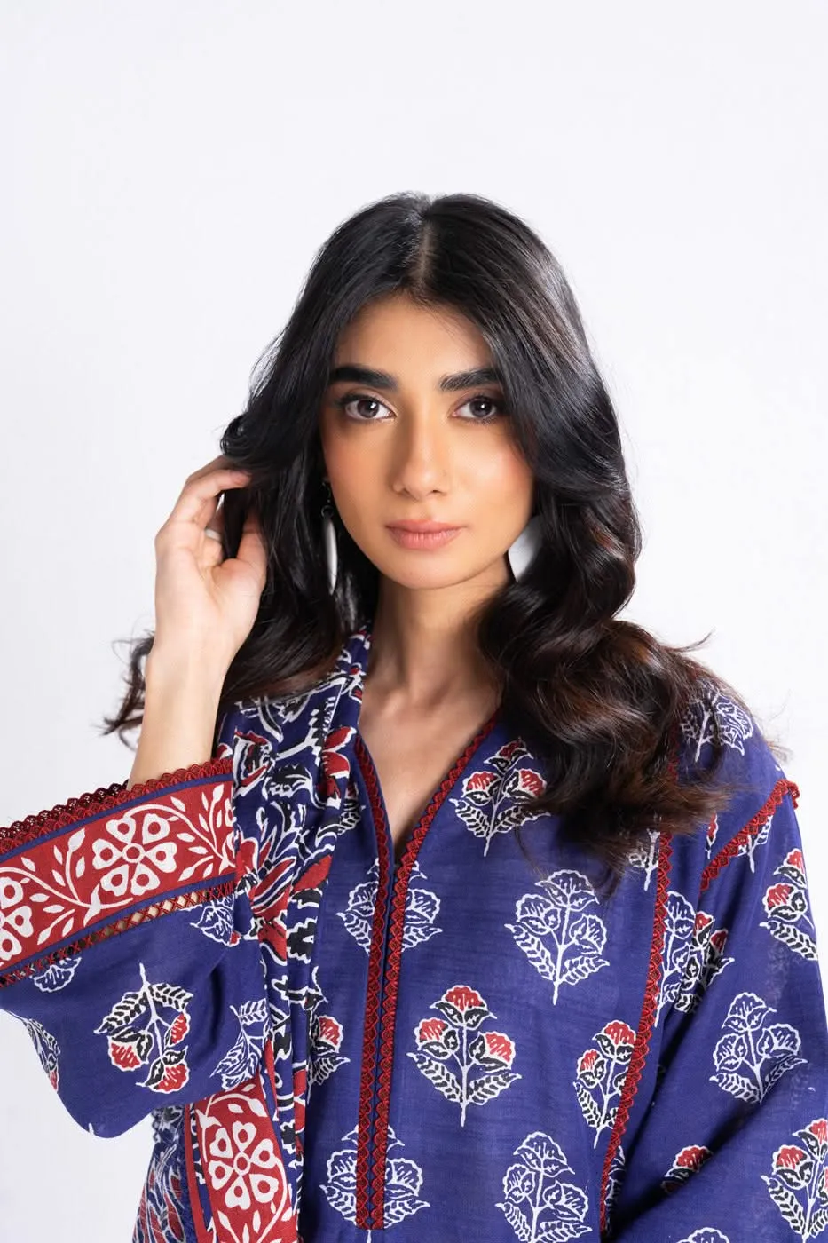 3 Piece Printed Khaddar Suit With Light Khaddar Dupatta
