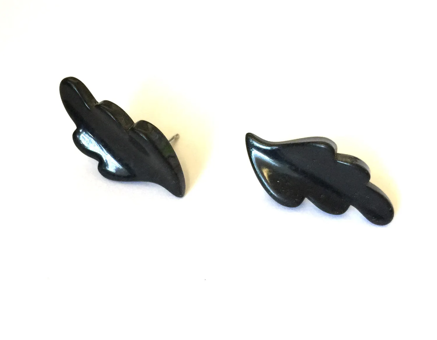 Black Swirled Leaf Vintage Lucite Stud Earrings