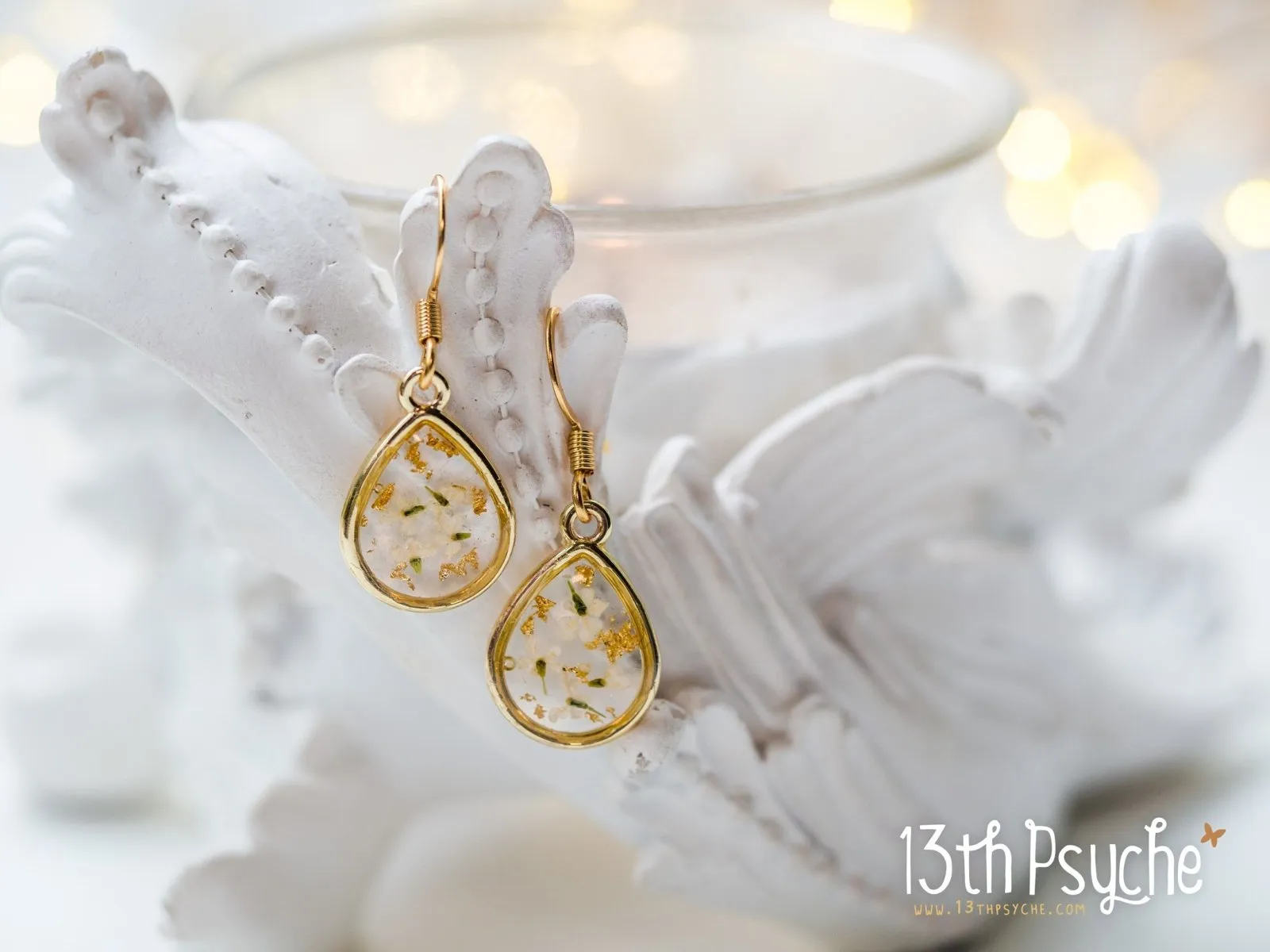 Dried white flowers and gold flakes resin teardrop earrings