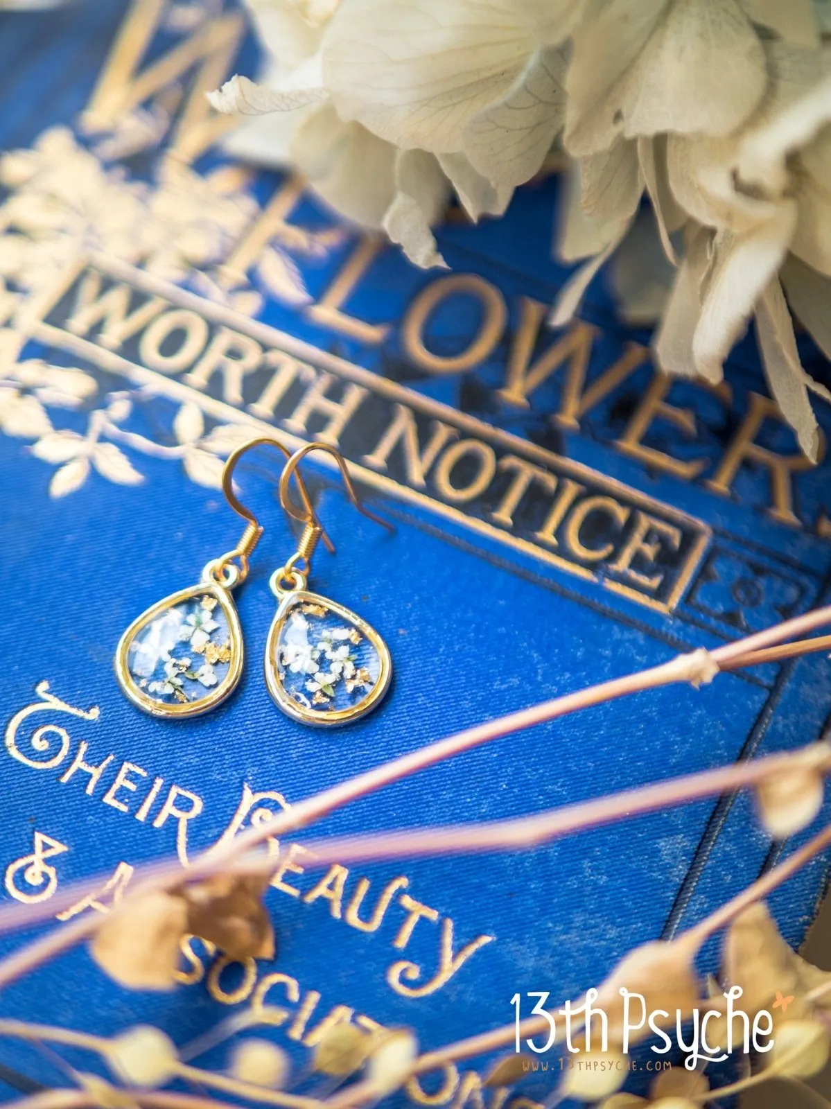 Dried white flowers and gold flakes resin teardrop earrings