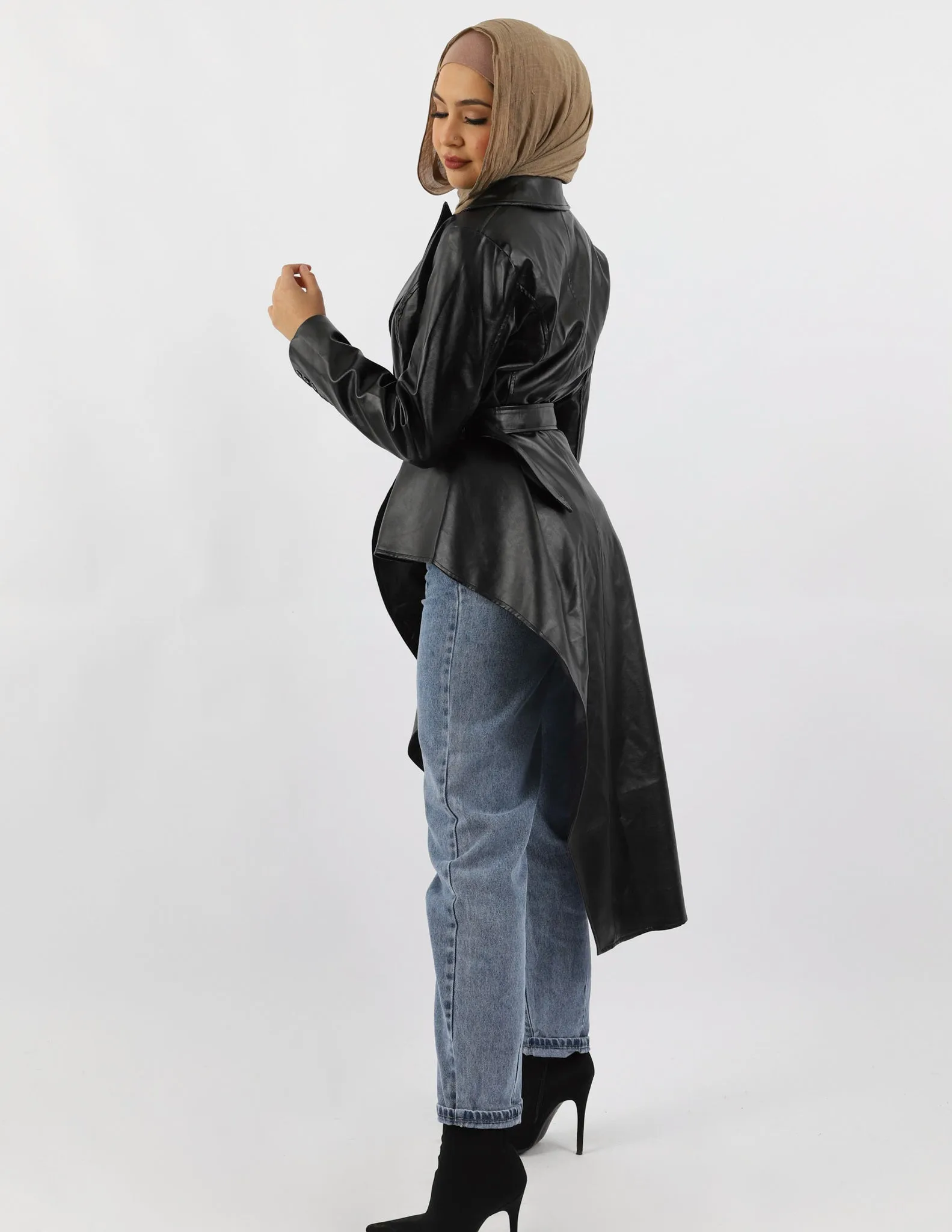 Escape Asymmetric Jacket