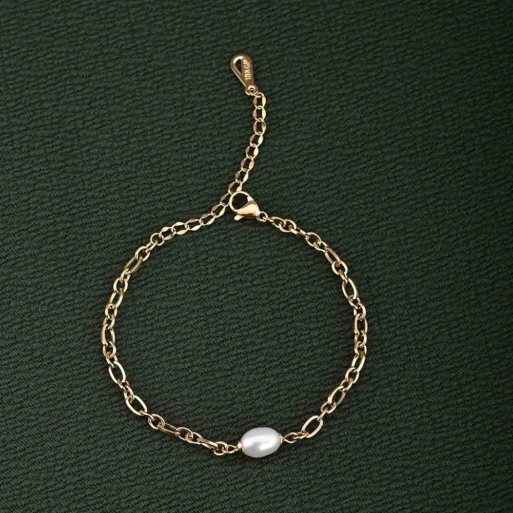 Golden Pearl Centered Chain Bracelet