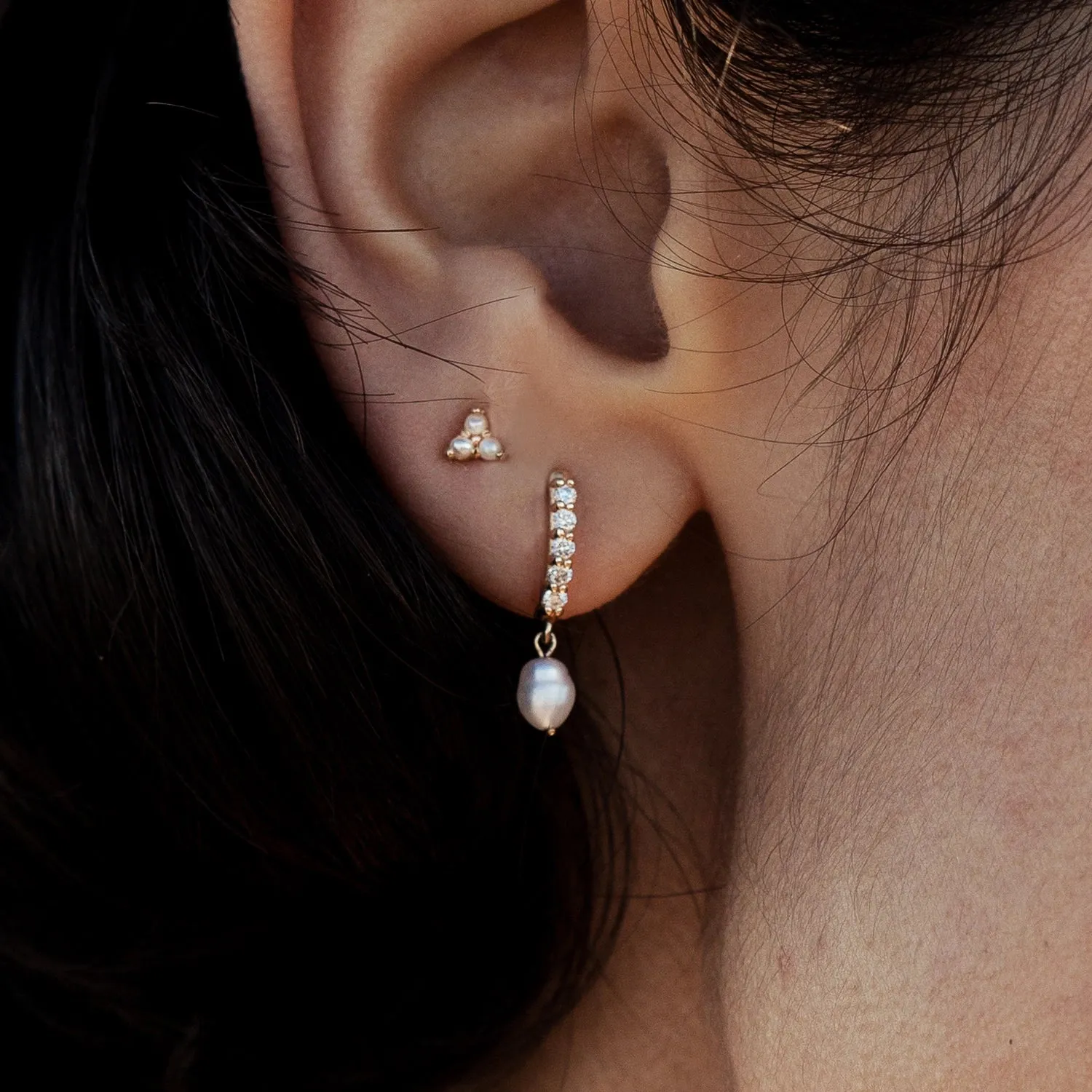 inner light diamond pearl earring - 14k yellow gold