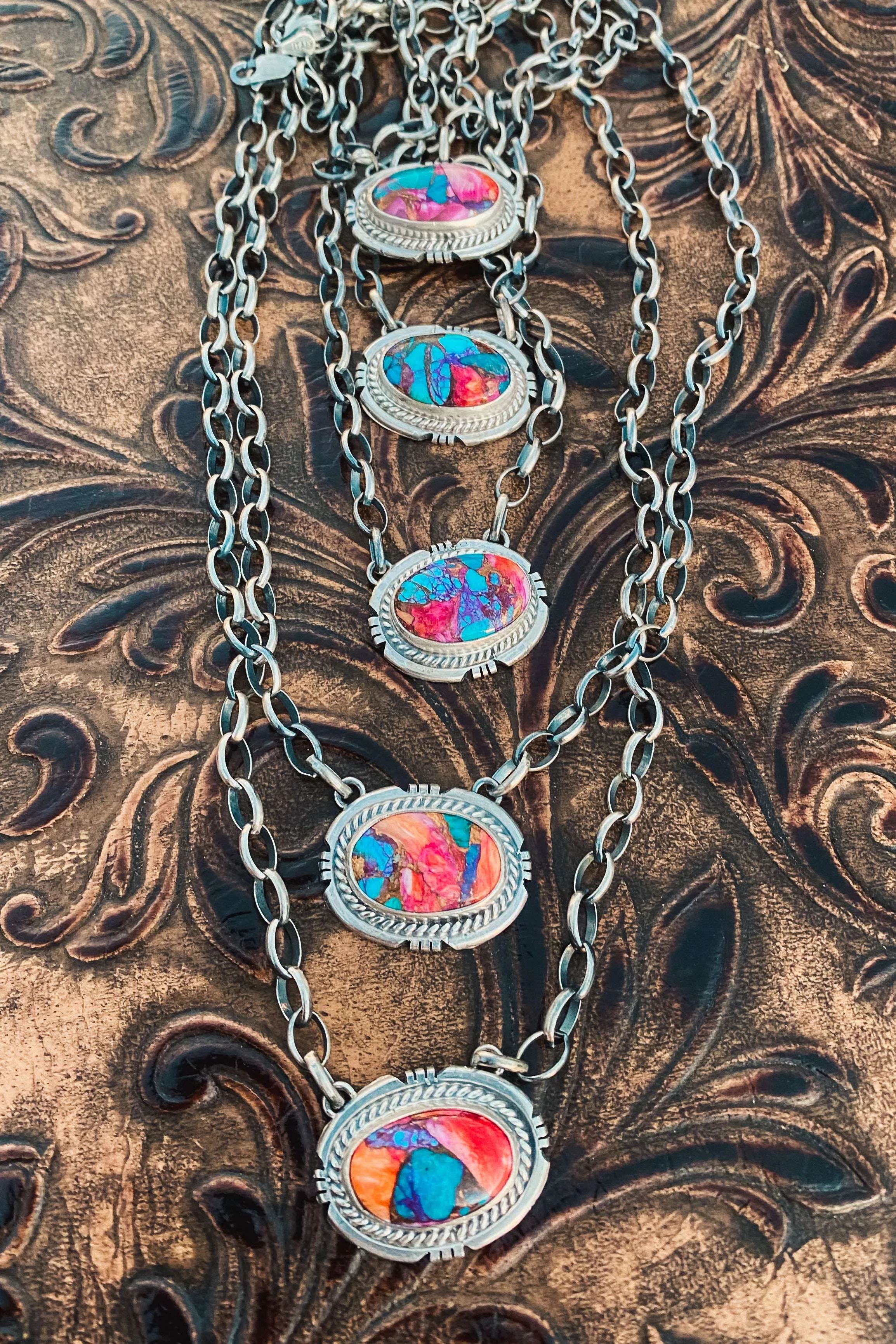 Mohave Sunset Sherbet Necklace at the Rodeo - Enhanced with Modifiers